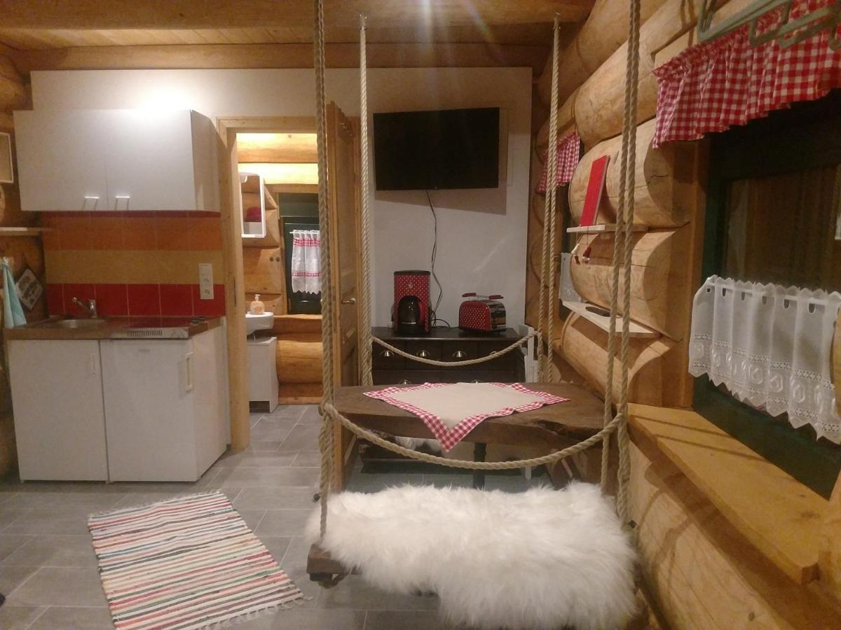 Ferienwohnungen Blockhaus - Zwergenhaeusl Grünau im Almtal Екстериор снимка