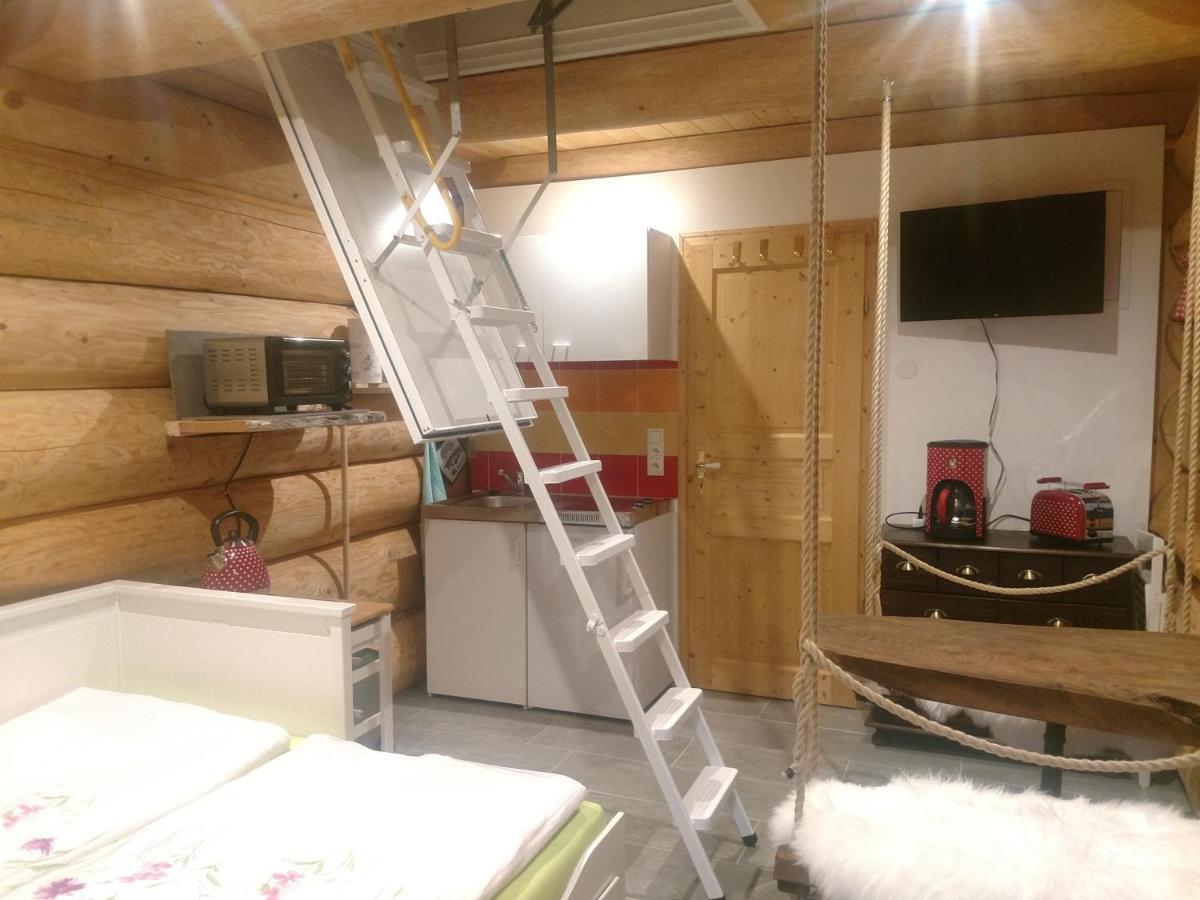 Ferienwohnungen Blockhaus - Zwergenhaeusl Grünau im Almtal Екстериор снимка